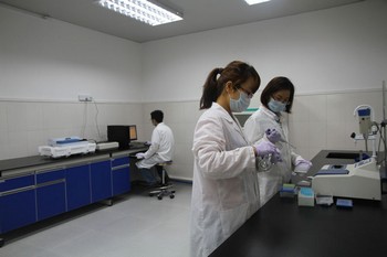 参观东营中天华康亲子鉴定中心实验室 29
